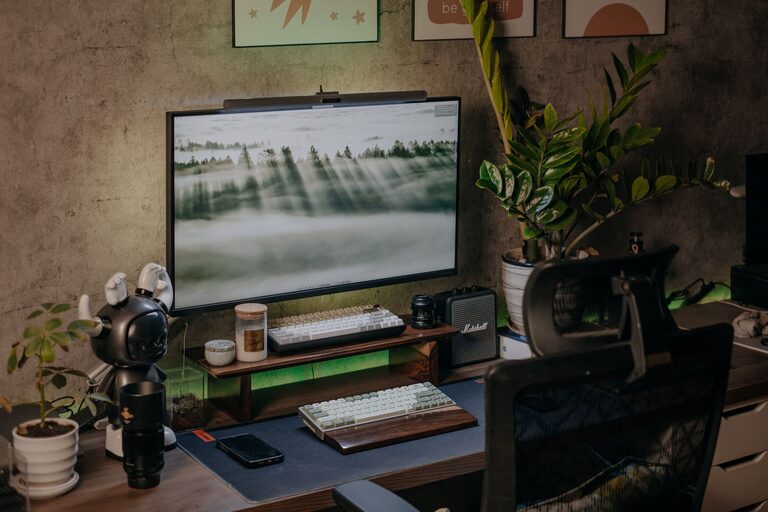 Tips for Creating a Cozy Home Workspace to Boost Productivity and Comfort